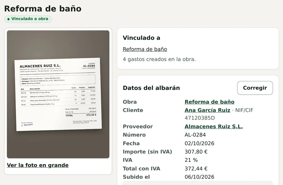 Albarán AL-0284 de Almacenes Ruiz: la foto del albarán y sus datos (obra Reforma de baño, cliente, proveedor, fecha e importes), vinculado a la obra.